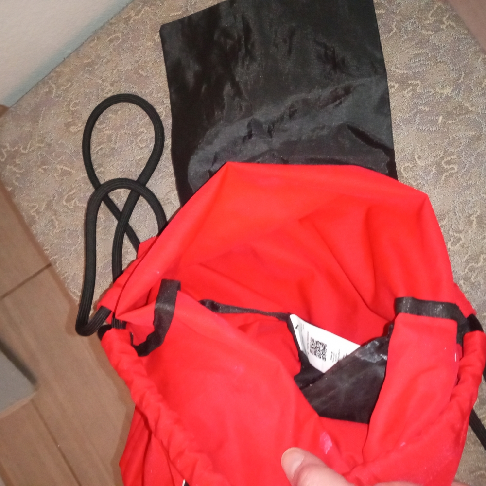 Puma Classic Red Drawstring Backpack - Picture 5 of 5